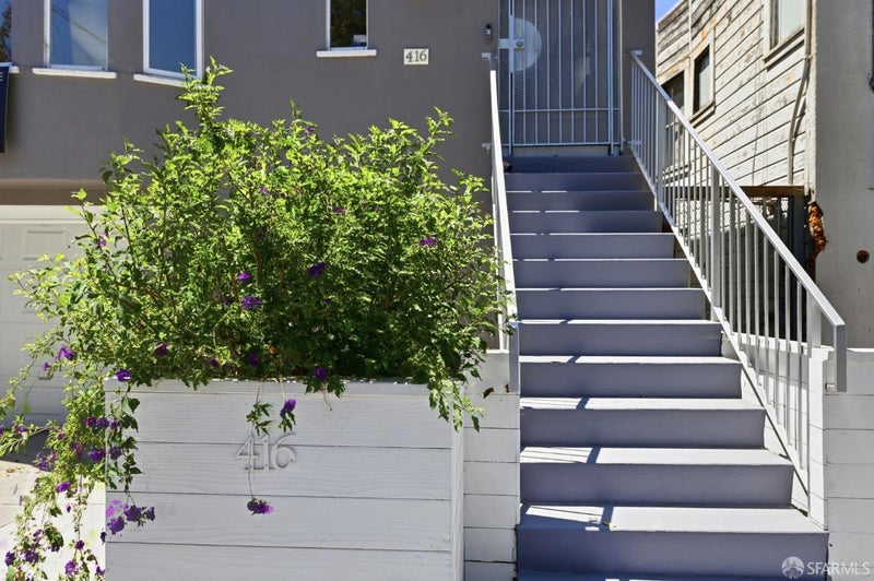 416 Peninsula Avenue