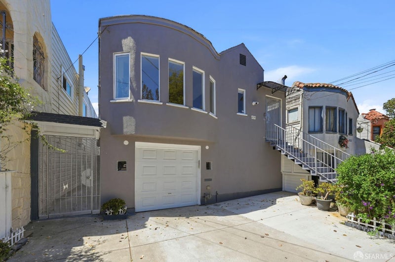 416 Peninsula Avenue