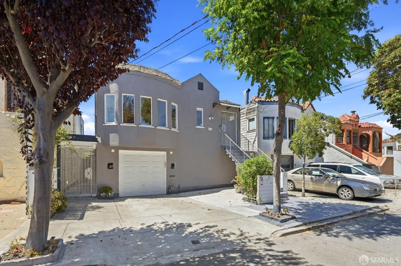 416 Peninsula Avenue