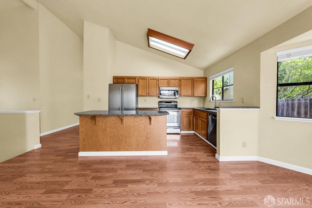 Hayward, California 94541, United States, 3 Bedrooms Bedrooms, ,3 BathroomsBathrooms,Residential,Active,170052