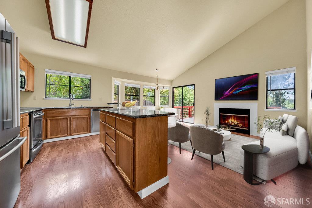 Hayward, California 94541, United States, 3 Bedrooms Bedrooms, ,3 BathroomsBathrooms,Residential,Active,170052