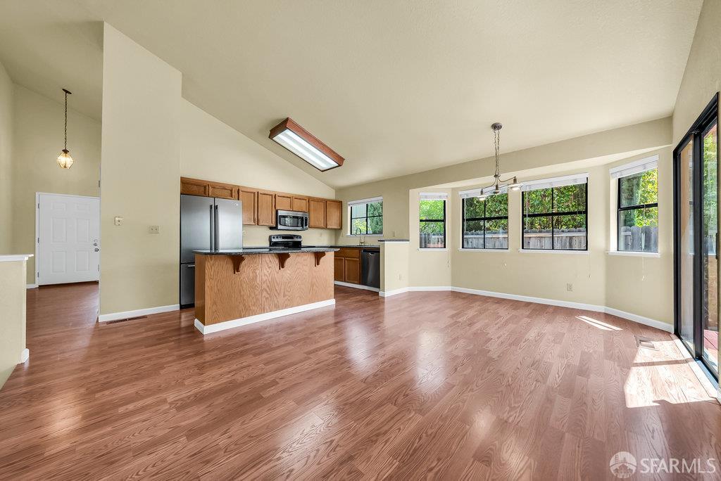 Hayward, California 94541, United States, 3 Bedrooms Bedrooms, ,3 BathroomsBathrooms,Residential,Active,170052