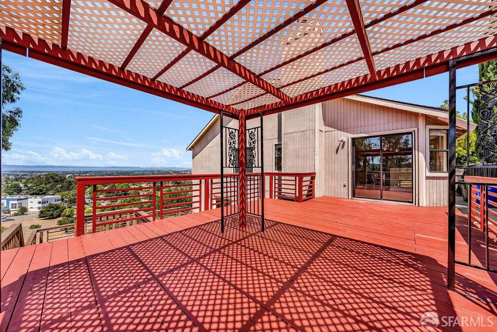 Hayward, California 94541, United States, 3 Bedrooms Bedrooms, ,3 BathroomsBathrooms,Residential,Active,170052