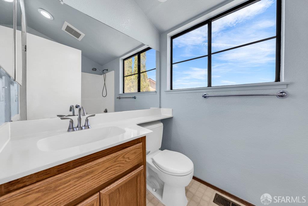 Hayward, California 94541, United States, 3 Bedrooms Bedrooms, ,3 BathroomsBathrooms,Residential,Active,170052