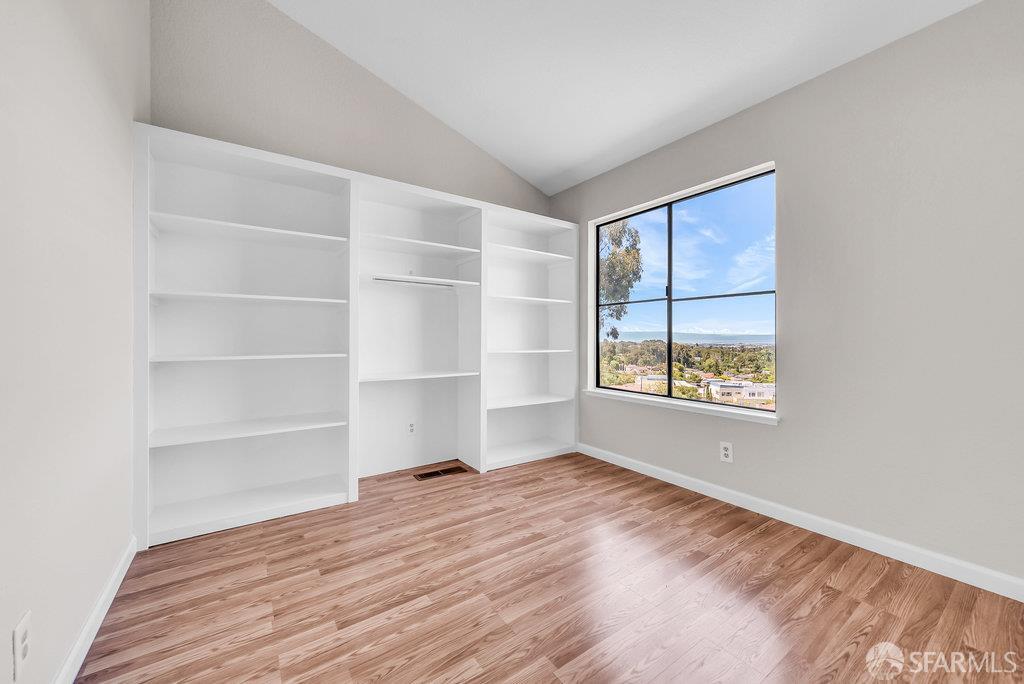 Hayward, California 94541, United States, 3 Bedrooms Bedrooms, ,3 BathroomsBathrooms,Residential,Active,170052