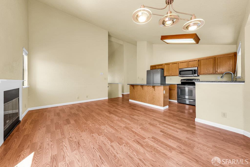 Hayward, California 94541, United States, 3 Bedrooms Bedrooms, ,3 BathroomsBathrooms,Residential,Active,170052