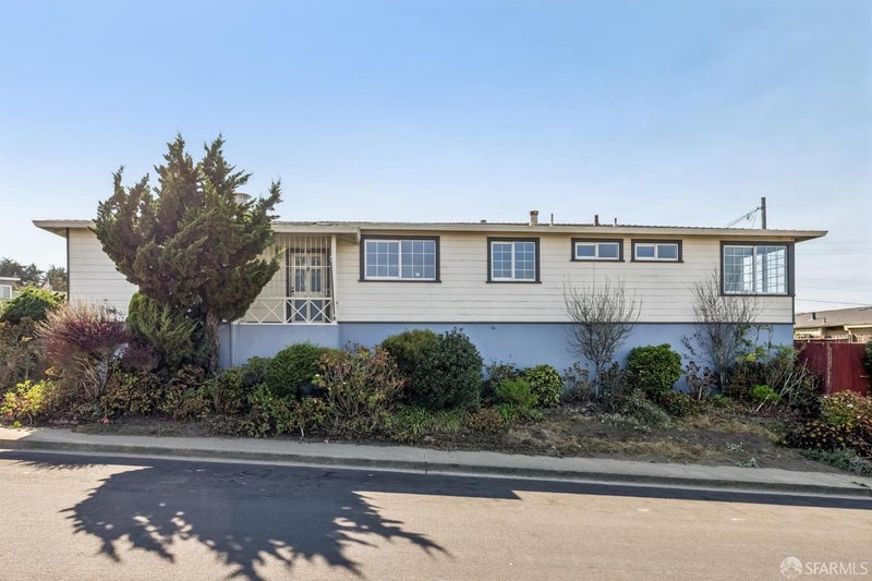 96 Wavecrest Drive