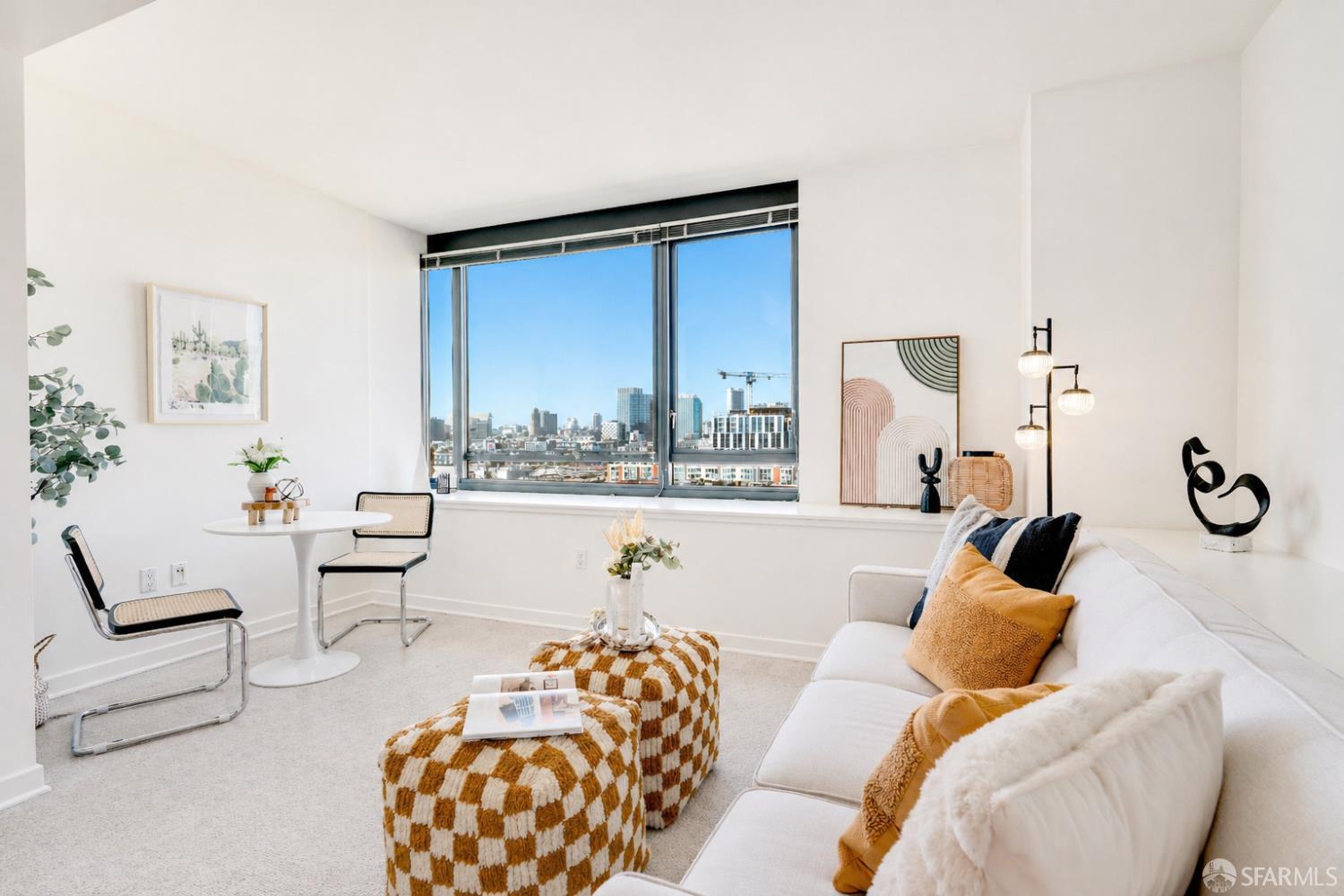 250 King Street 1004