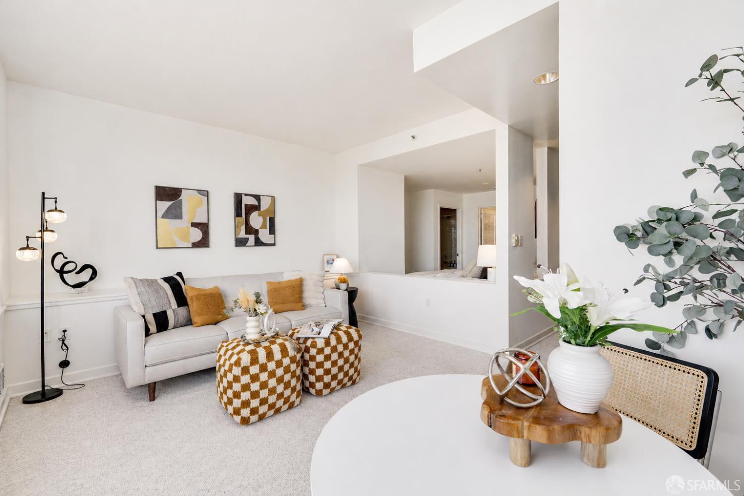 250 King Street 1004
