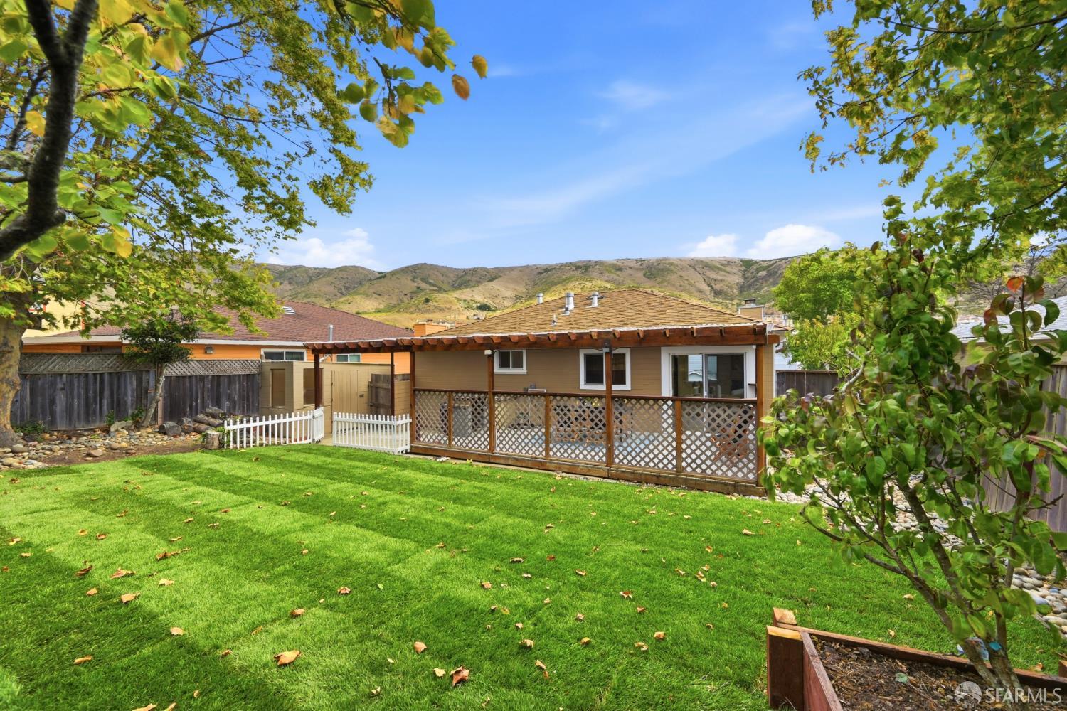 525 Larch Avenue, South San Francisco CA 94080
