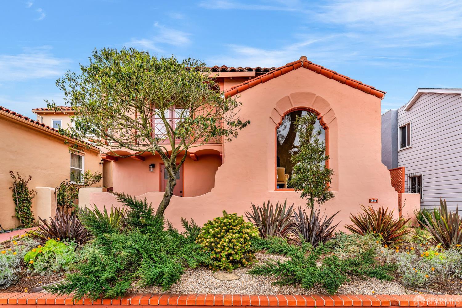 San Francisco, California 94132, United States, 4 Bedrooms Bedrooms, ,5 BathroomsBathrooms,Residential,Pending,130698