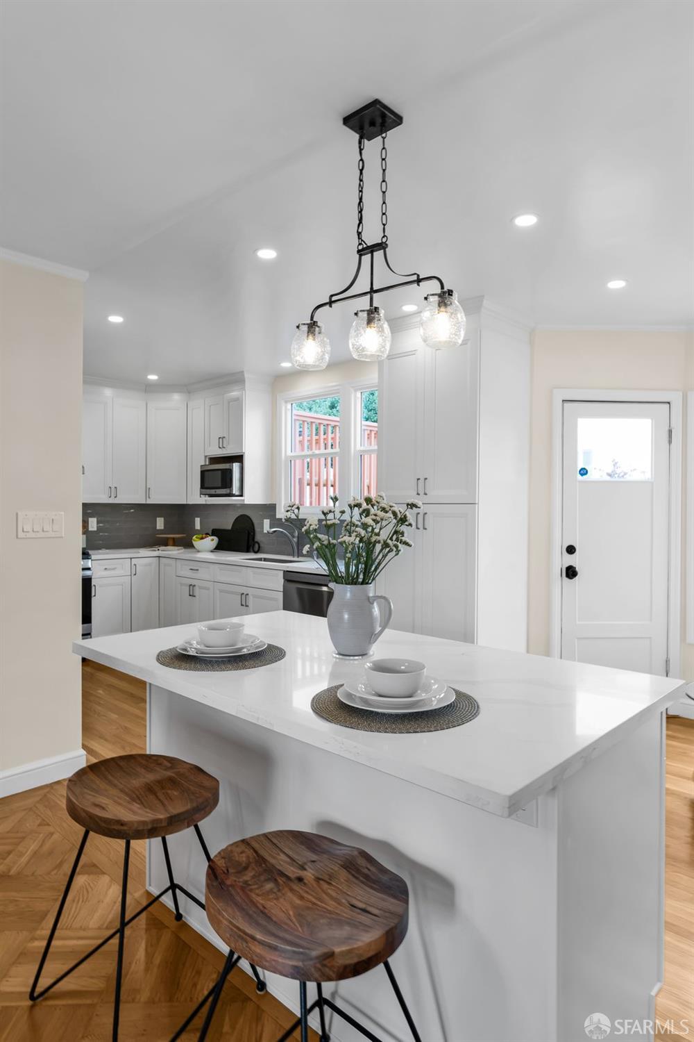 San Francisco, California 94132, United States, 4 Bedrooms Bedrooms, ,5 BathroomsBathrooms,Residential,Pending,130698