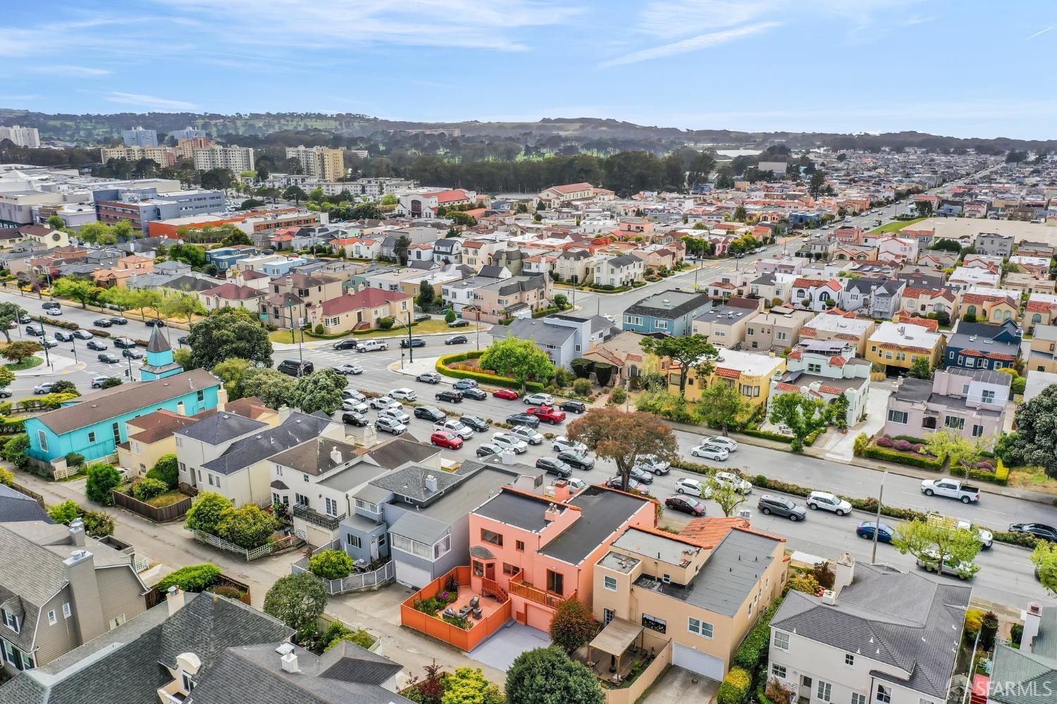 San Francisco, California 94132, United States, 4 Bedrooms Bedrooms, ,5 BathroomsBathrooms,Residential,Pending,130698