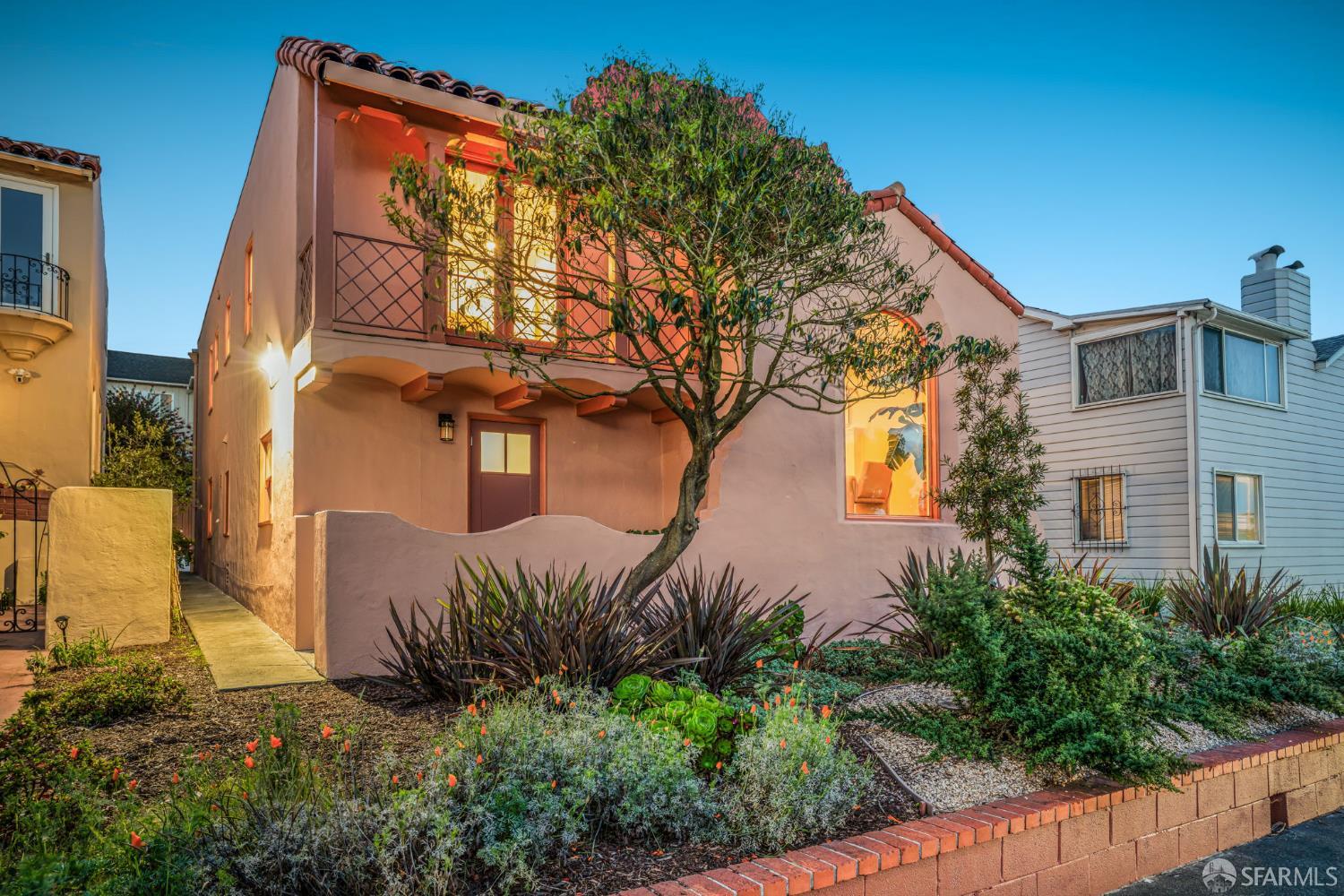 San Francisco, California 94132, United States, 4 Bedrooms Bedrooms, ,5 BathroomsBathrooms,Residential,Pending,130698