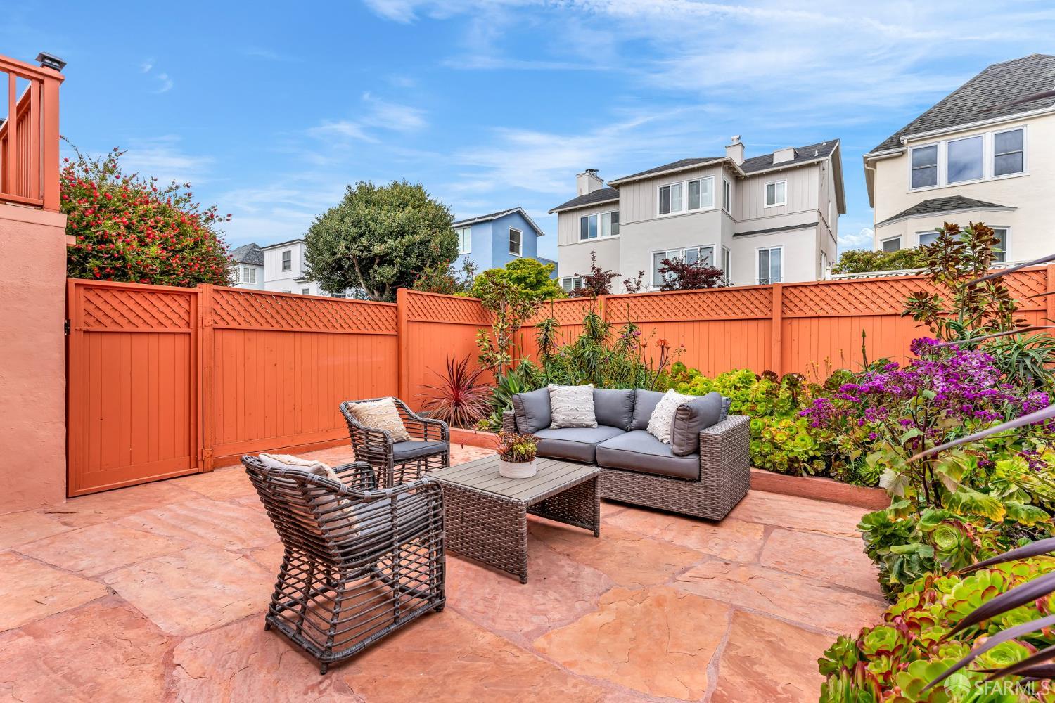 San Francisco, California 94132, United States, 4 Bedrooms Bedrooms, ,5 BathroomsBathrooms,Residential,Pending,130698