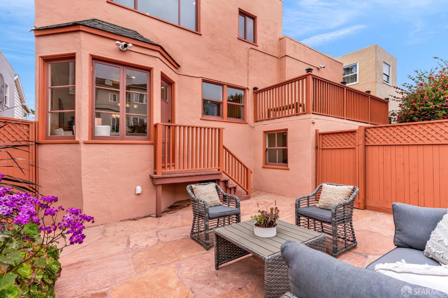 San Francisco, California 94132, United States, 4 Bedrooms Bedrooms, ,5 BathroomsBathrooms,Residential,Pending,130698