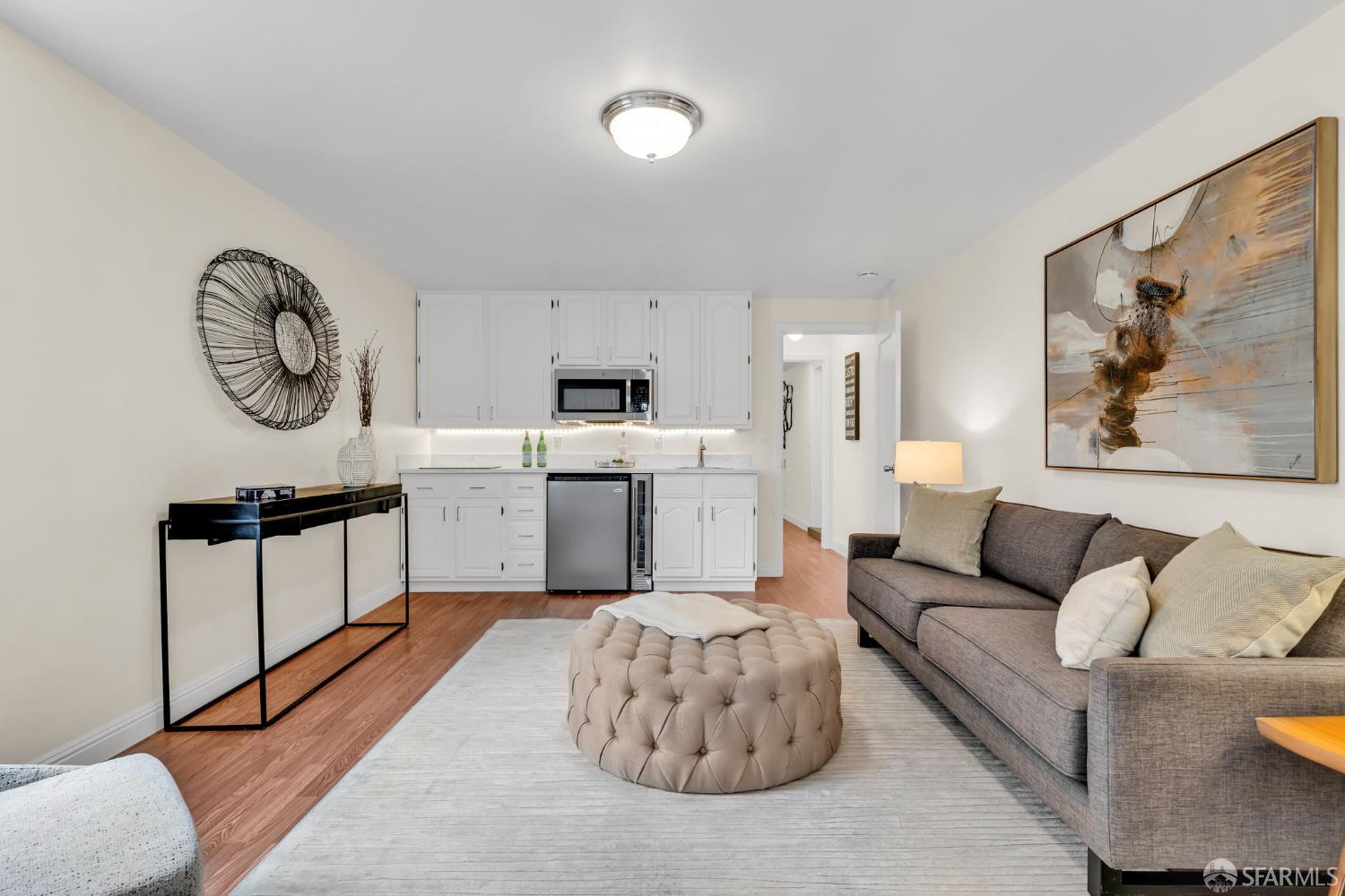 San Francisco, California 94132, United States, 4 Bedrooms Bedrooms, ,5 BathroomsBathrooms,Residential,Pending,130698