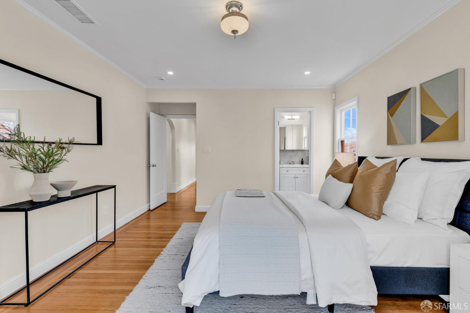 San Francisco, California 94132, United States, 4 Bedrooms Bedrooms, ,5 BathroomsBathrooms,Residential,Pending,130698