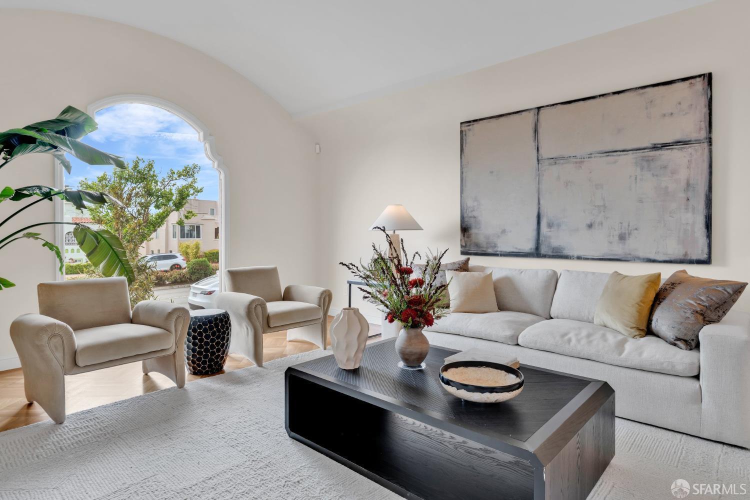 San Francisco, California 94132, United States, 4 Bedrooms Bedrooms, ,5 BathroomsBathrooms,Residential,Pending,130698