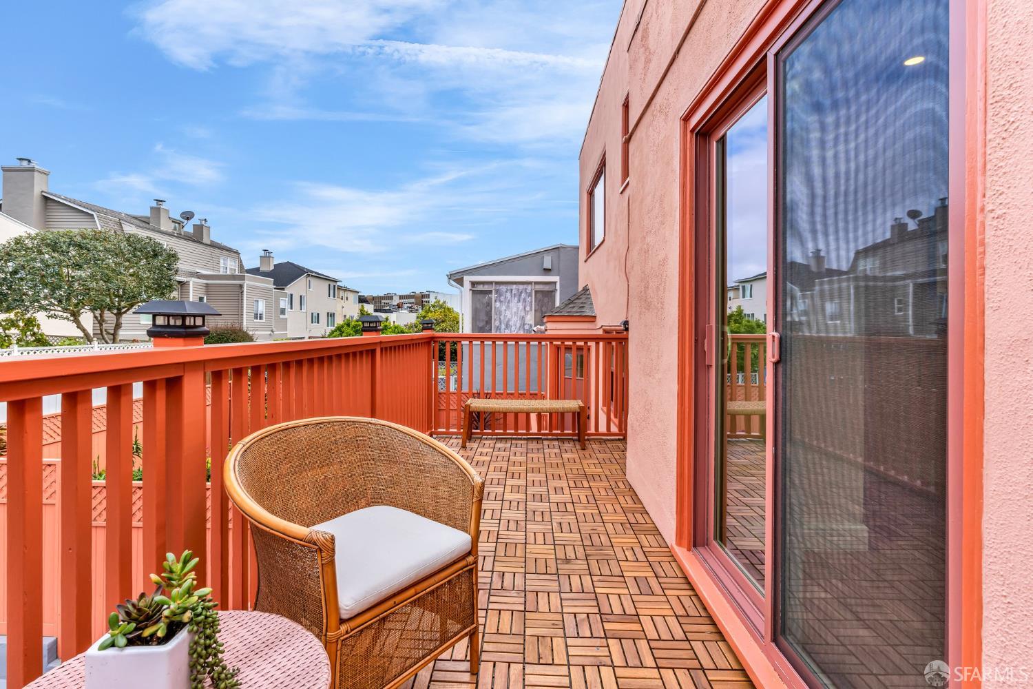 San Francisco, California 94132, United States, 4 Bedrooms Bedrooms, ,5 BathroomsBathrooms,Residential,Pending,130698