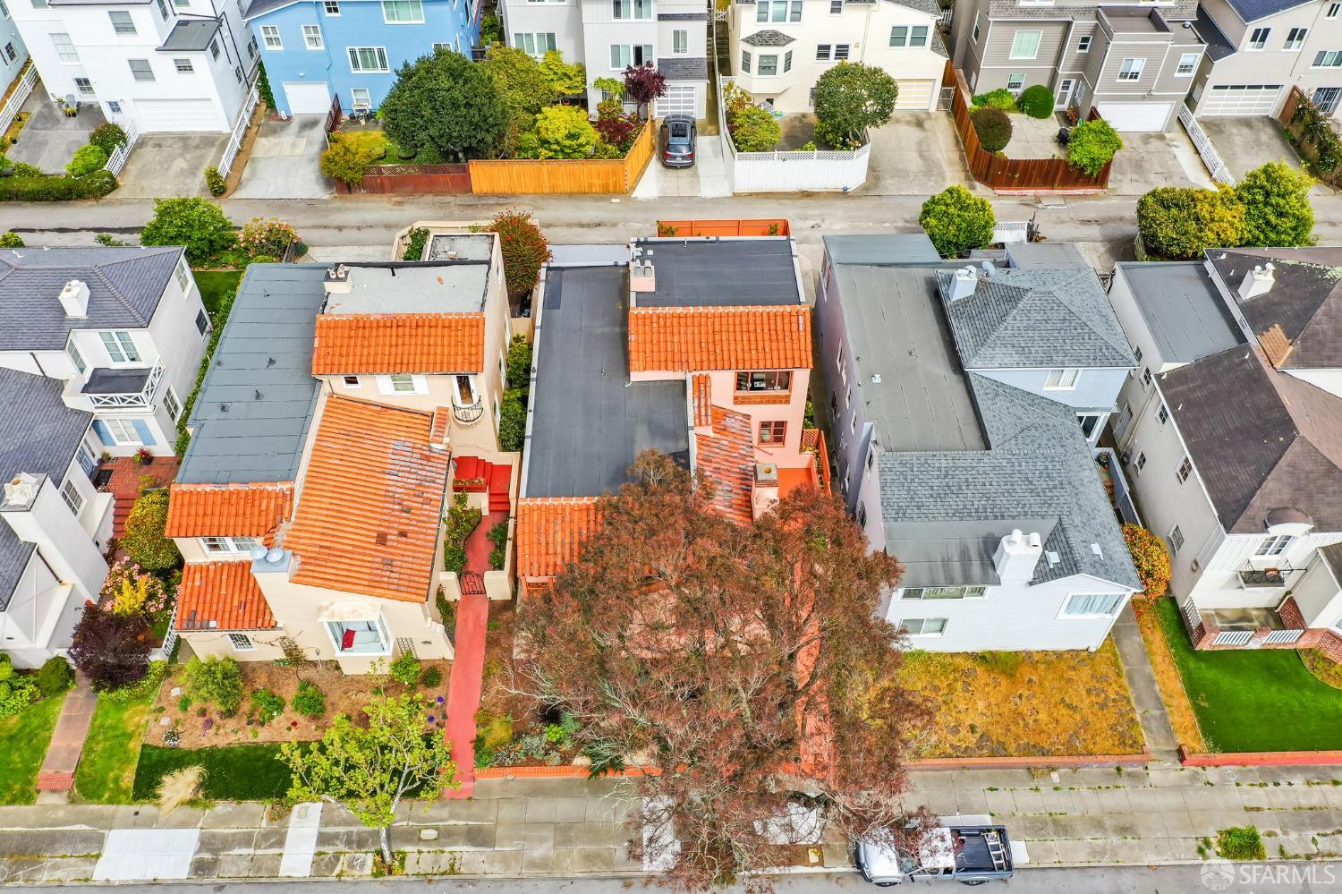 San Francisco, California 94132, United States, 4 Bedrooms Bedrooms, ,5 BathroomsBathrooms,Residential,Pending,130698