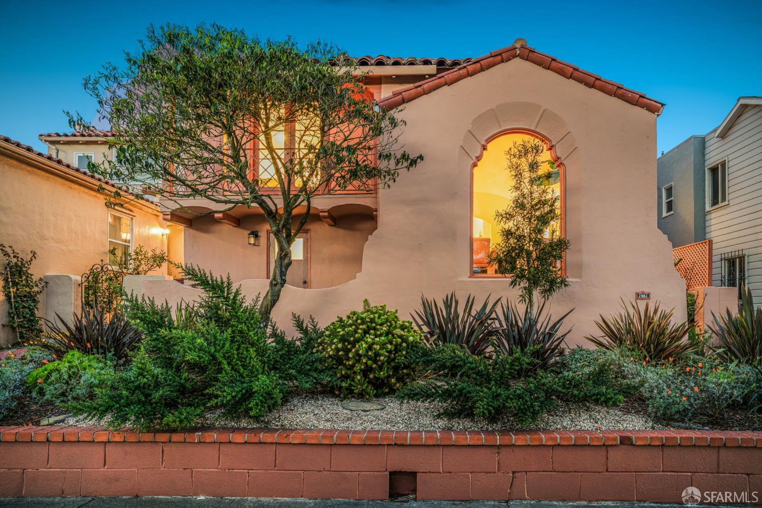 San Francisco, California 94132, United States, 4 Bedrooms Bedrooms, ,5 BathroomsBathrooms,Residential,Pending,130698