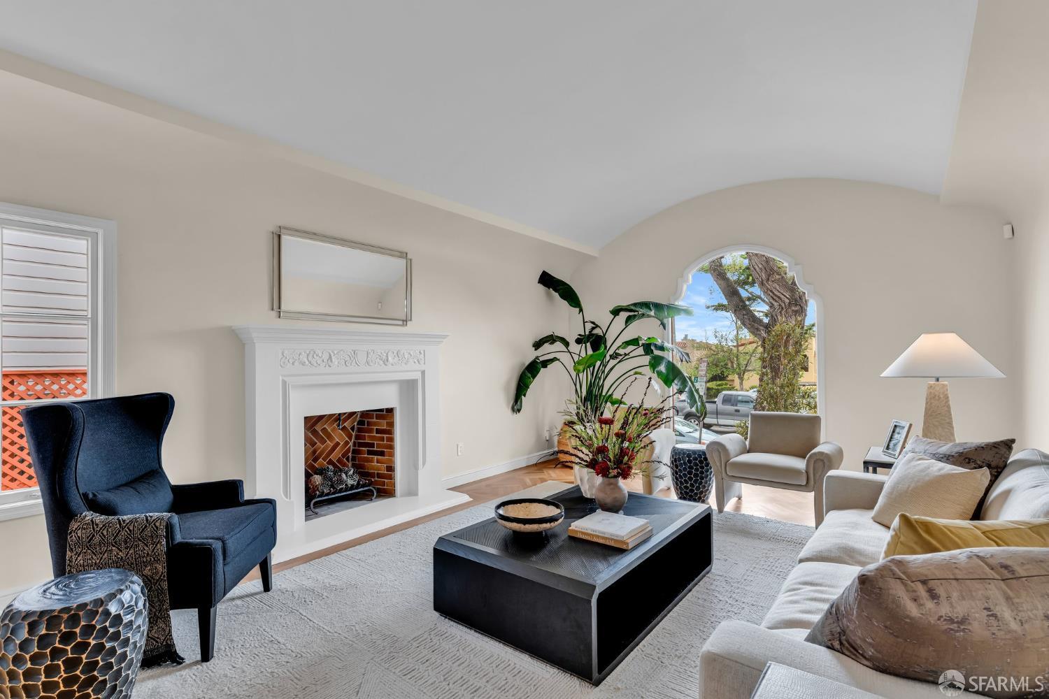 San Francisco, California 94132, United States, 4 Bedrooms Bedrooms, ,5 BathroomsBathrooms,Residential,Pending,130698