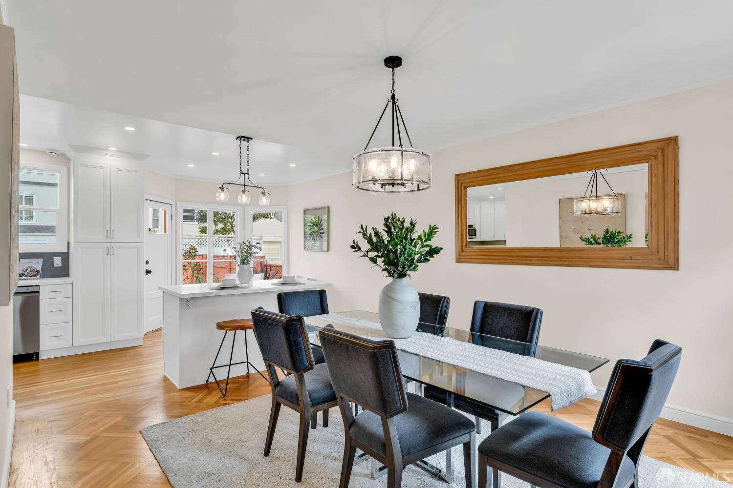 San Francisco, California 94132, United States, 4 Bedrooms Bedrooms, ,5 BathroomsBathrooms,Residential,Pending,130698