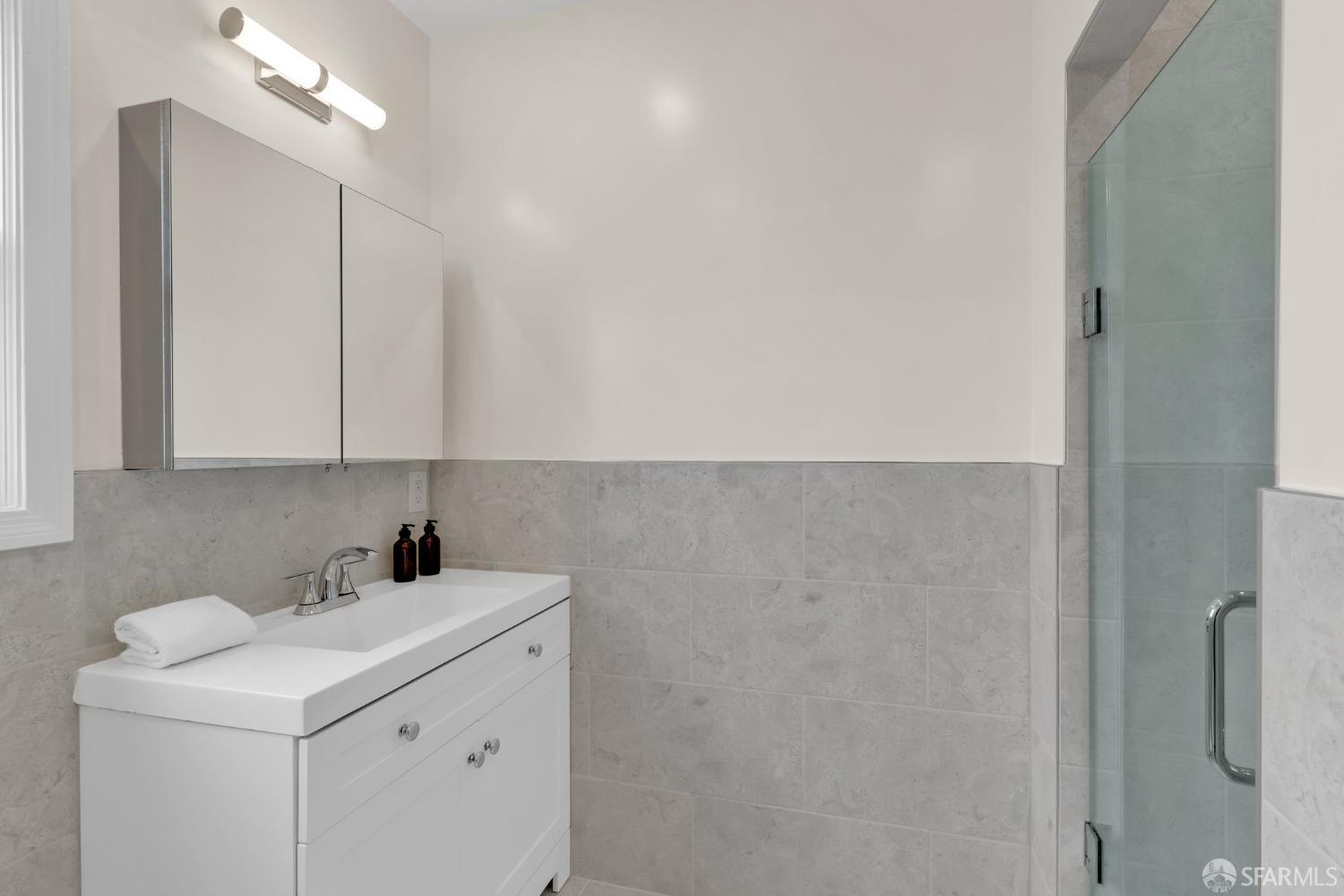 San Francisco, California 94132, United States, 4 Bedrooms Bedrooms, ,5 BathroomsBathrooms,Residential,Pending,130698