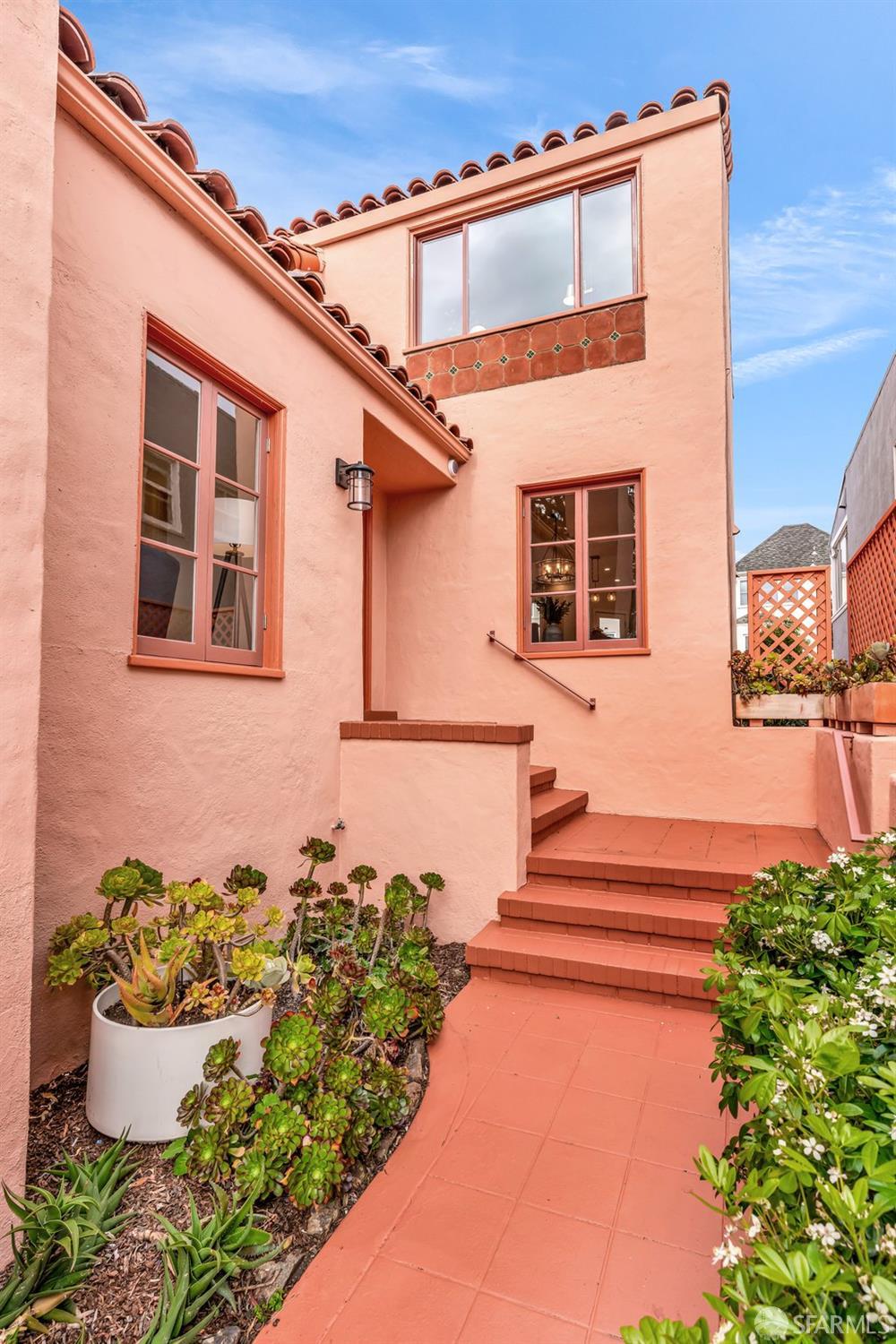 San Francisco, California 94132, United States, 4 Bedrooms Bedrooms, ,5 BathroomsBathrooms,Residential,Pending,130698