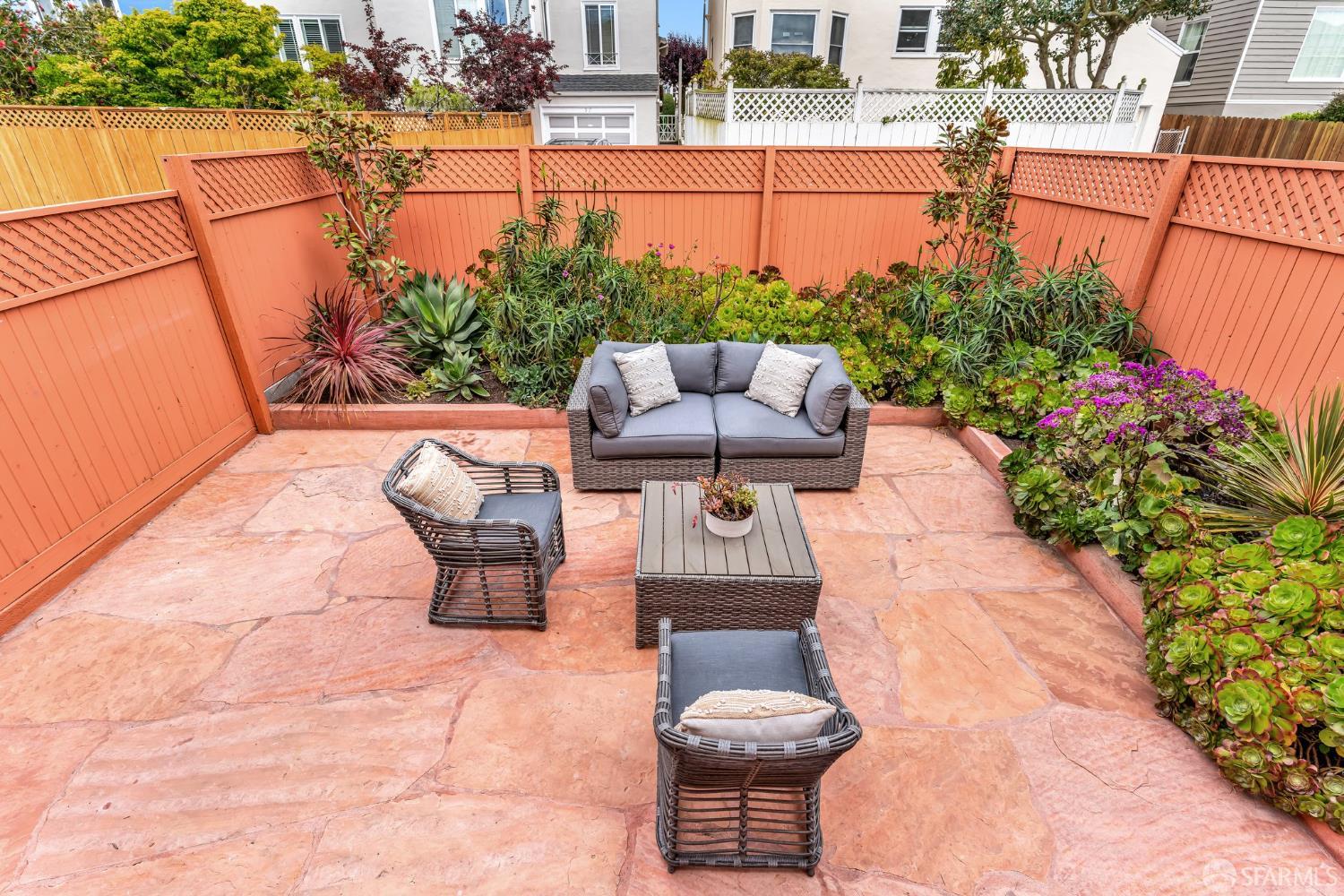 San Francisco, California 94132, United States, 4 Bedrooms Bedrooms, ,5 BathroomsBathrooms,Residential,Pending,130698