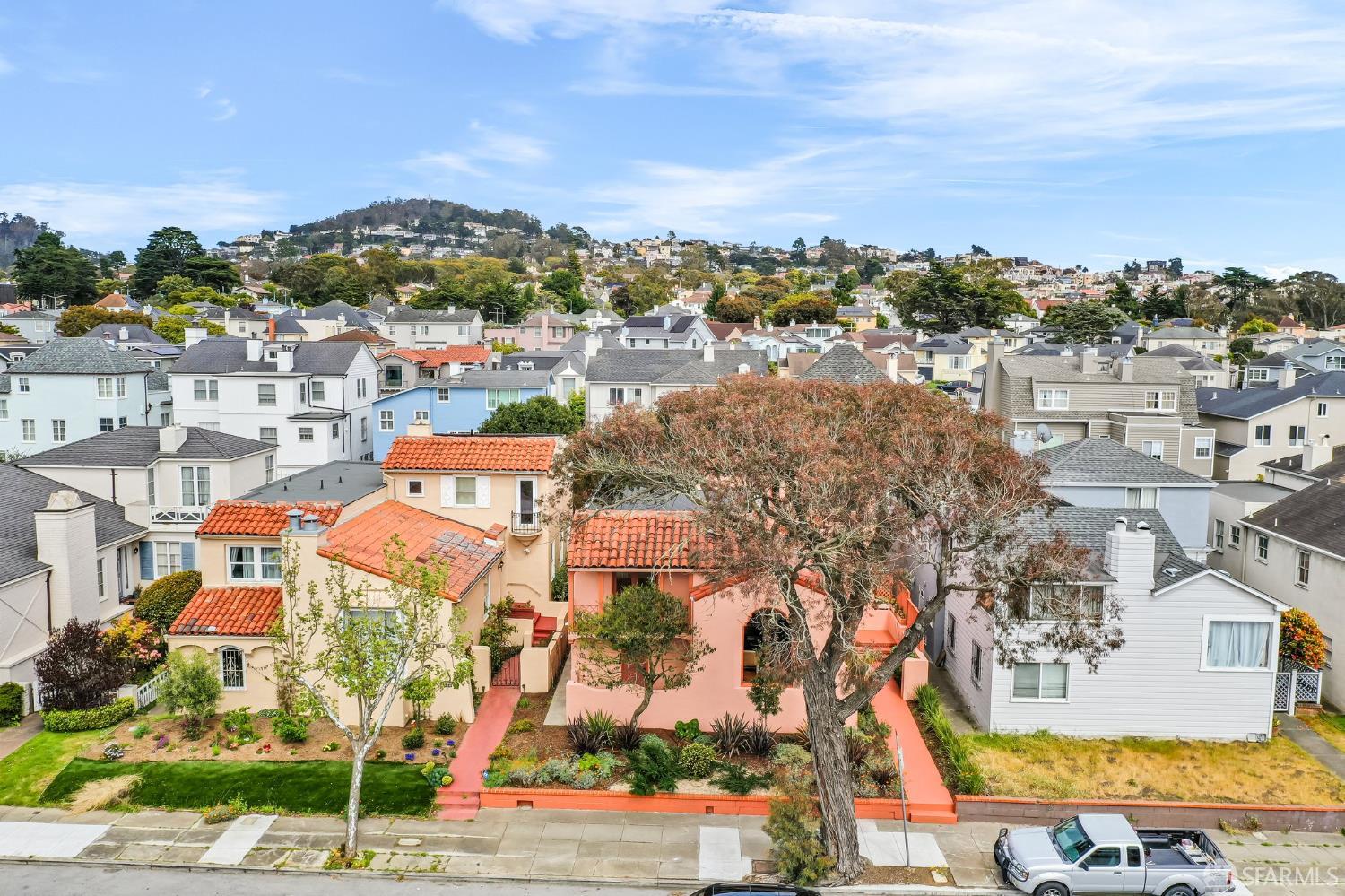San Francisco, California 94132, United States, 4 Bedrooms Bedrooms, ,5 BathroomsBathrooms,Residential,Pending,130698