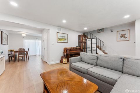 Property photo of 27788 Hummingbird Court, Hayward, CA 94545