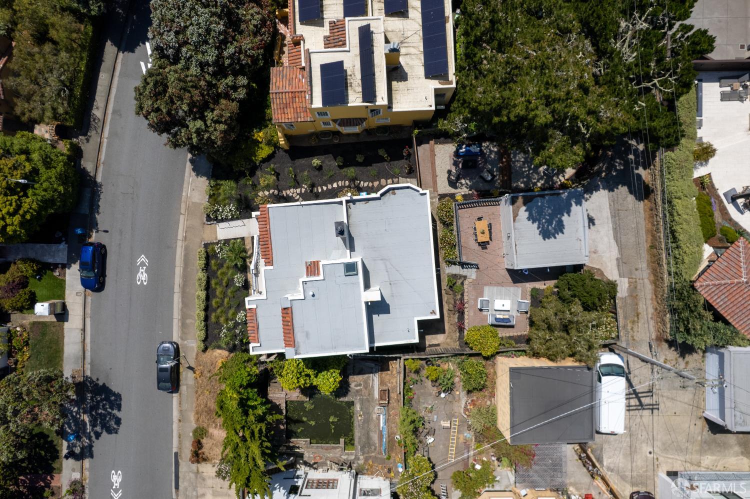 San Francisco, California 94127, United States, 3 Bedrooms Bedrooms, ,2 BathroomsBathrooms,Residential,Pending,145542