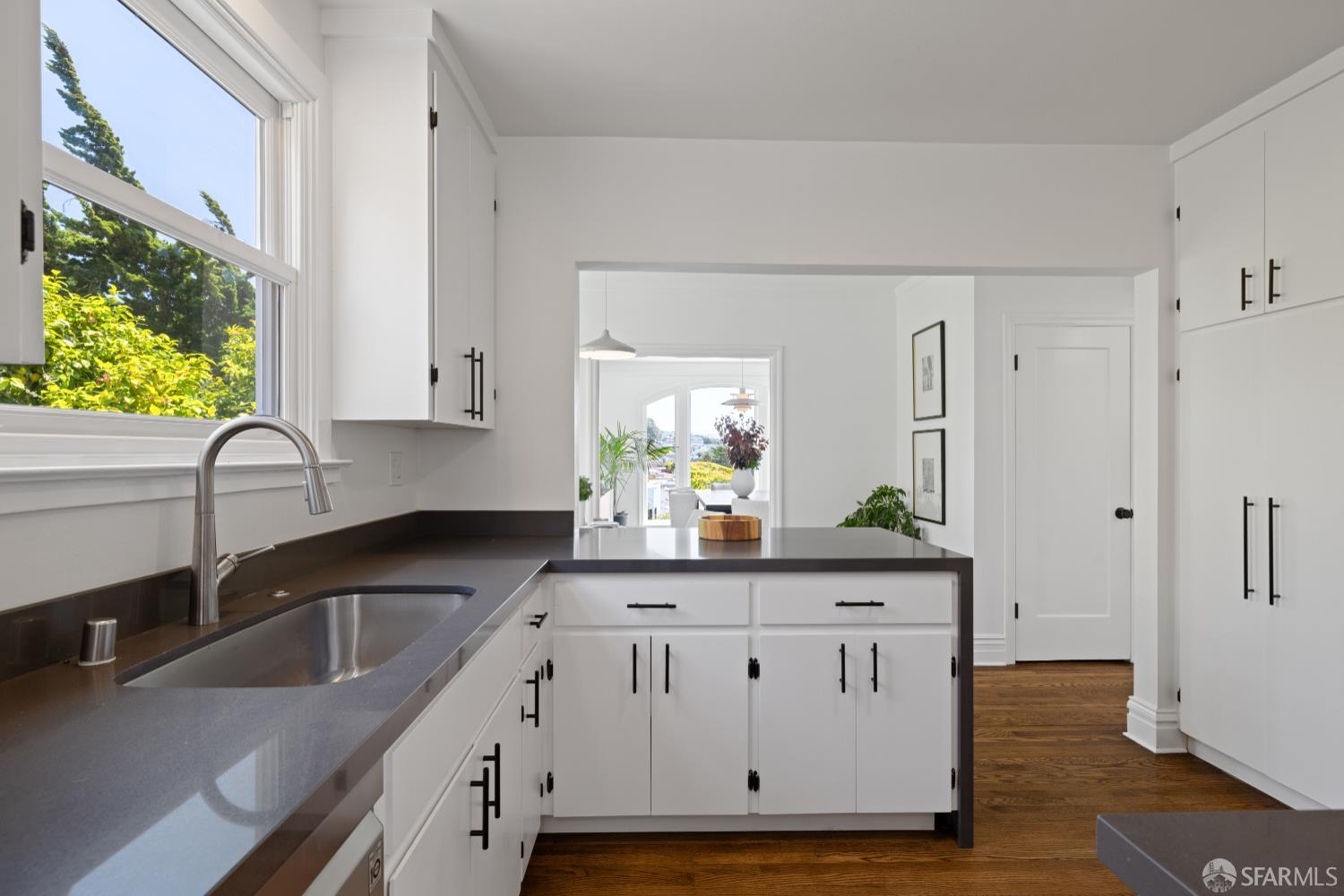 San Francisco, California 94127, United States, 3 Bedrooms Bedrooms, ,2 BathroomsBathrooms,Residential,Pending,145542