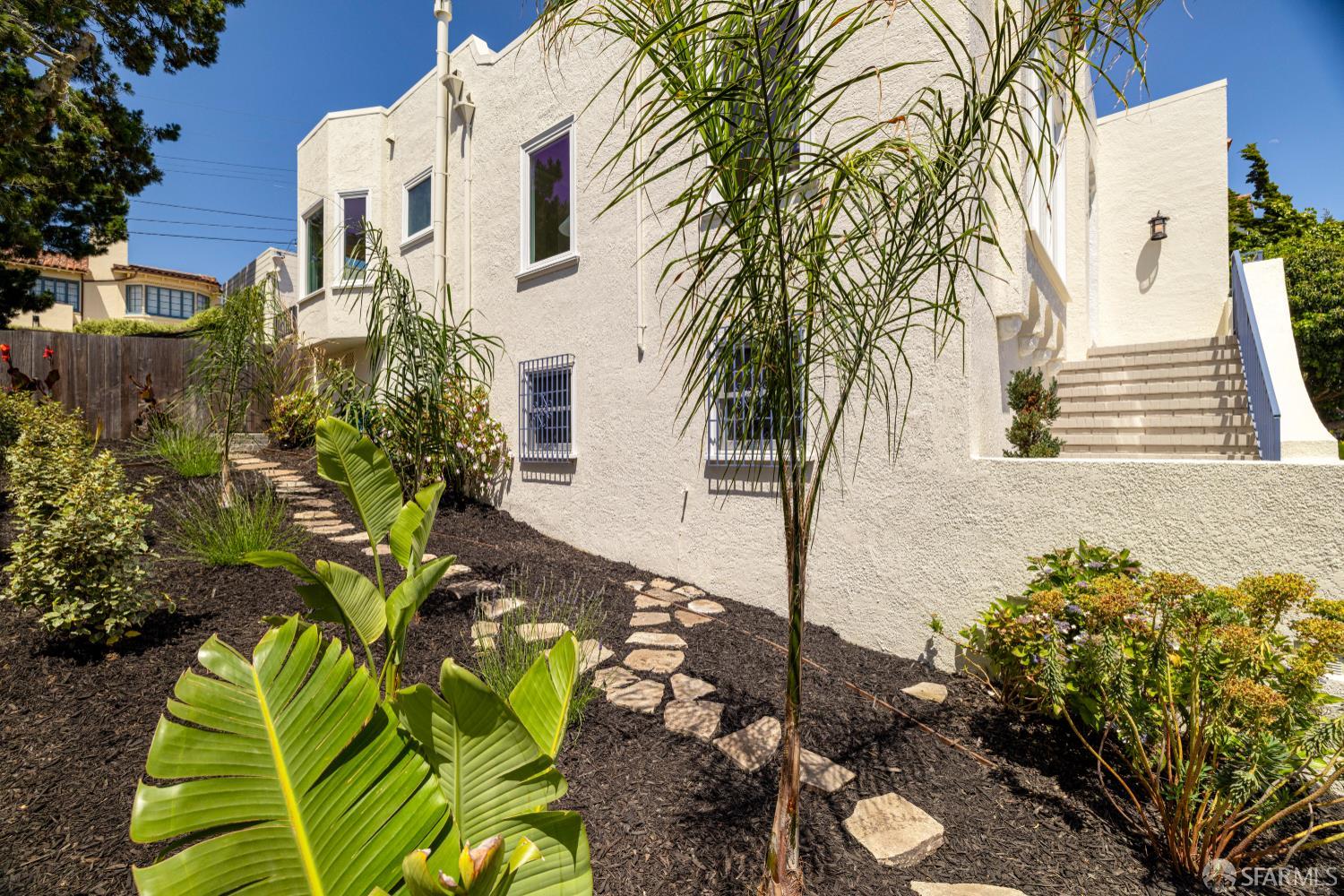 San Francisco, California 94127, United States, 3 Bedrooms Bedrooms, ,2 BathroomsBathrooms,Residential,Pending,145542