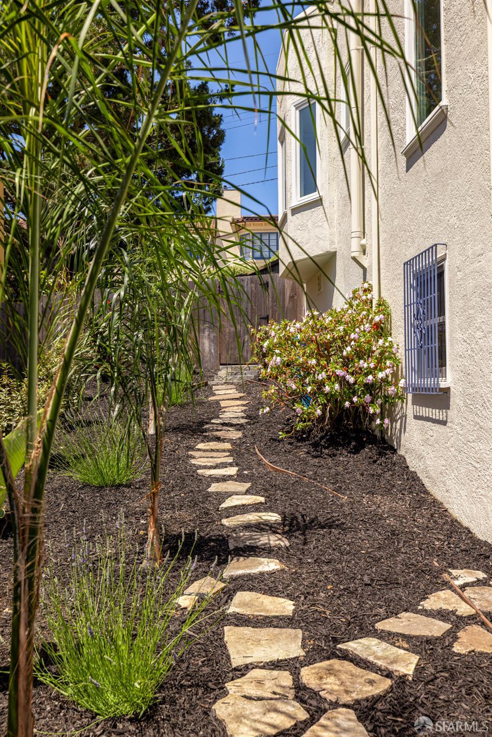 San Francisco, California 94127, United States, 3 Bedrooms Bedrooms, ,2 BathroomsBathrooms,Residential,Pending,145542