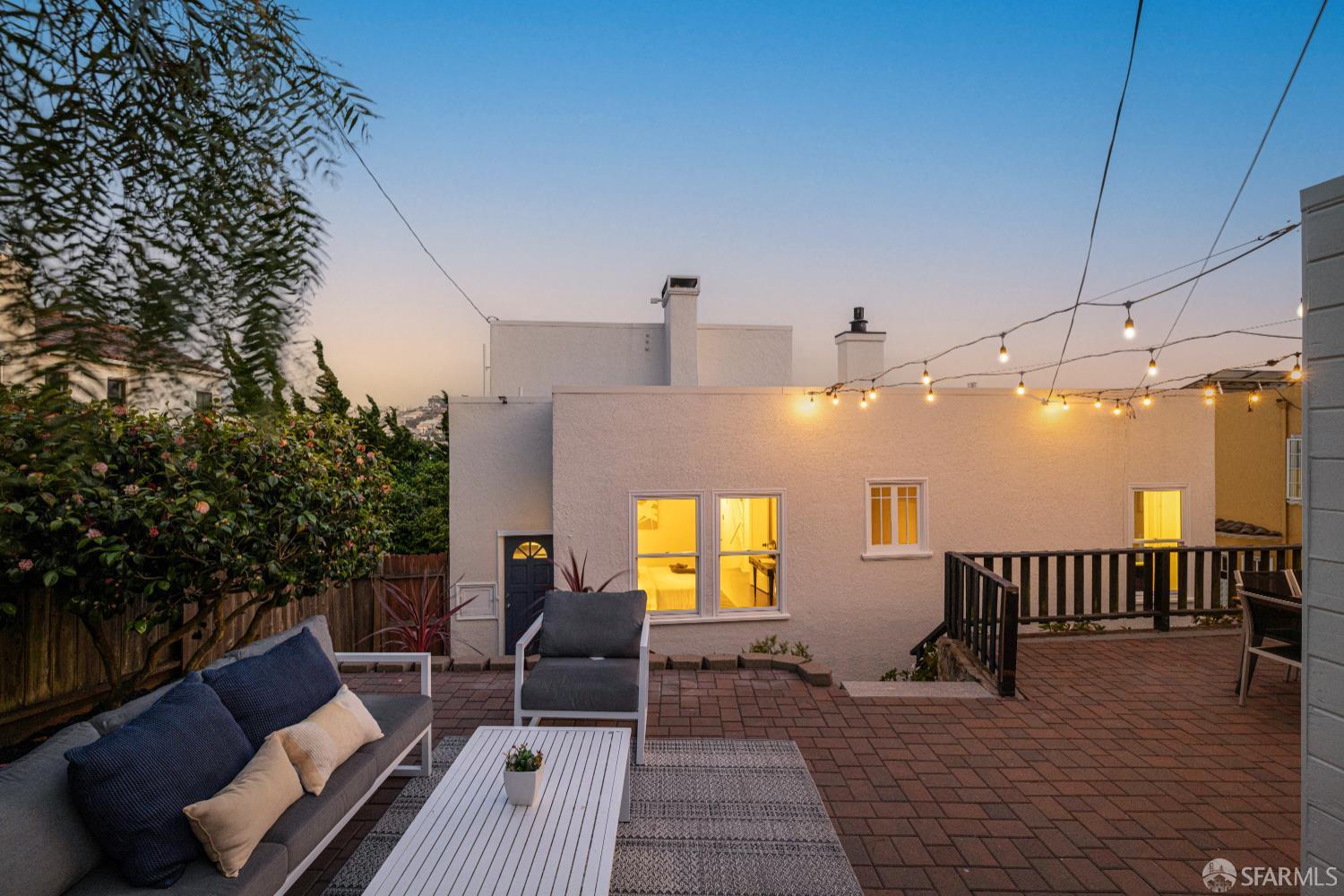 San Francisco, California 94127, United States, 3 Bedrooms Bedrooms, ,2 BathroomsBathrooms,Residential,Pending,145542