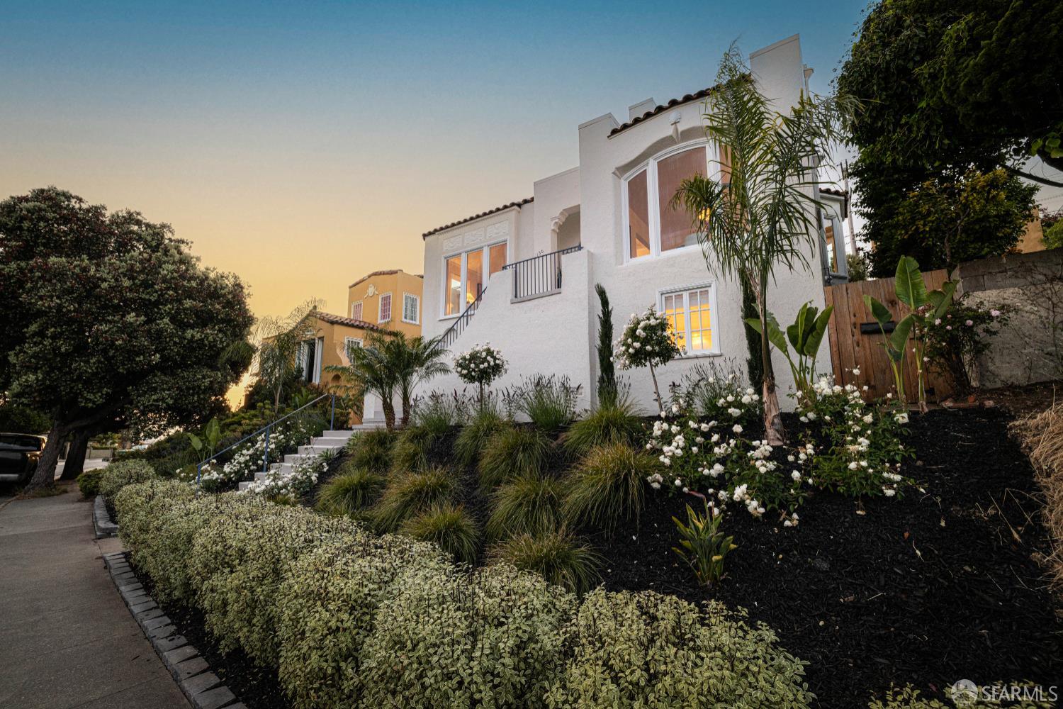 San Francisco, California 94127, United States, 3 Bedrooms Bedrooms, ,2 BathroomsBathrooms,Residential,Pending,145542