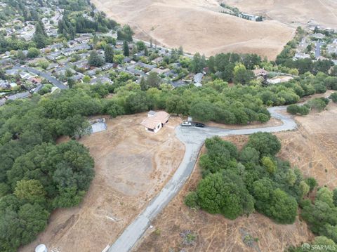 Photo of 30 Quail Xing Xing, Moraga, CA 94556 (MLS # 425083610)