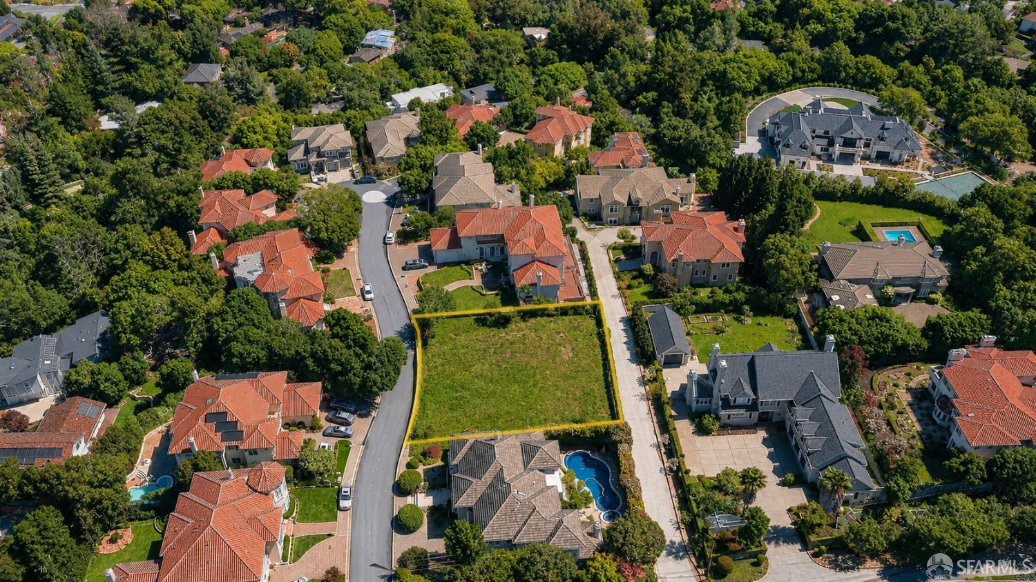 6 La Strada Court