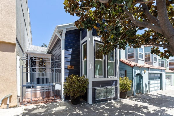 1642 PALOU AVE, SAN FRANCISCO, CA 94124 - Image cae315fbc2c7910987befbc42af5c849/2816856093