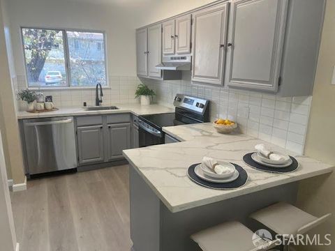 Featured picture for the property 425028558