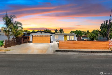 2017 Sarasota Lane, Hayward, CA 94545 - #: 425068787