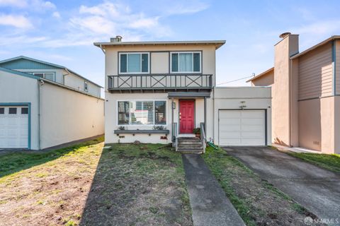 656 Forest Lake Drive, Pacifica, CA 94044 - #: 425082671