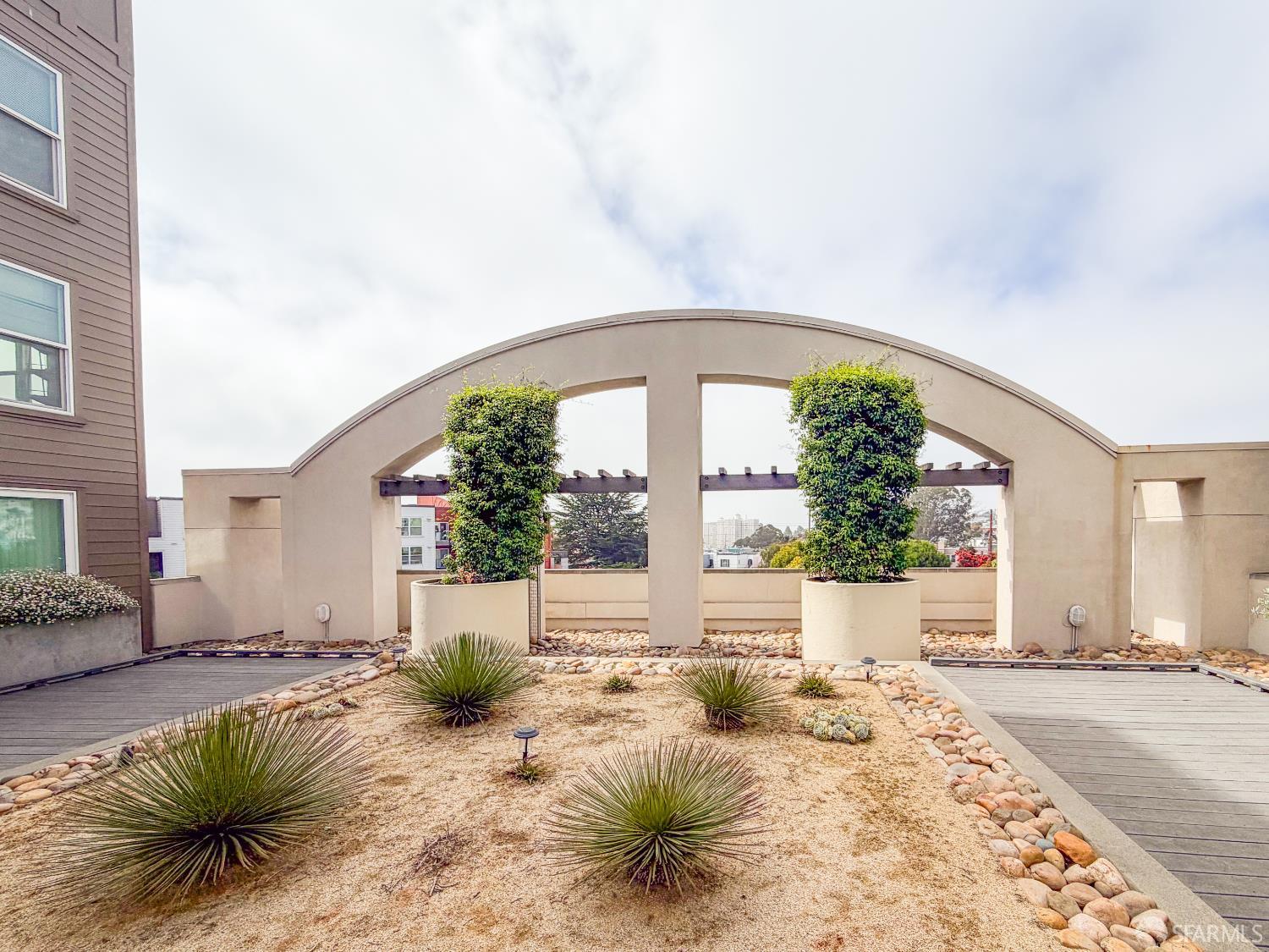 8300 Oceanview Terrace 307