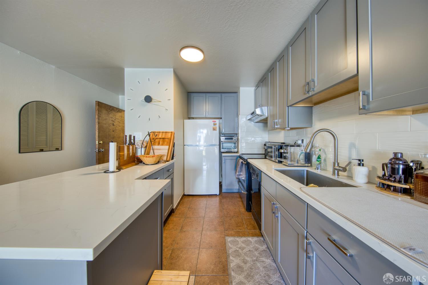 521 Arguello Boulevard