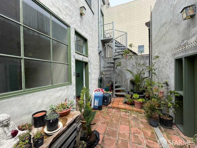 327 Noe Street