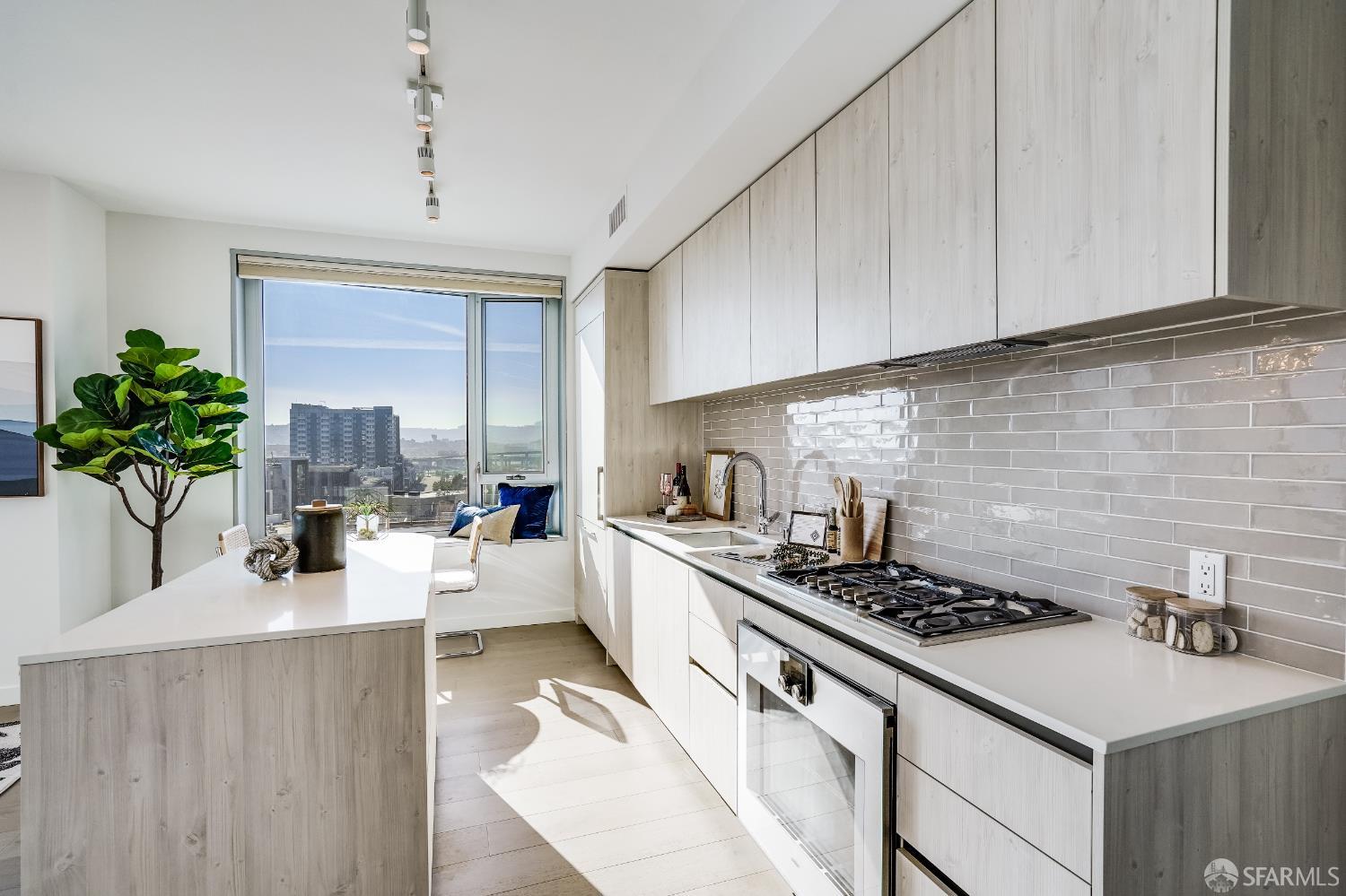 1000 3rd Street 1305