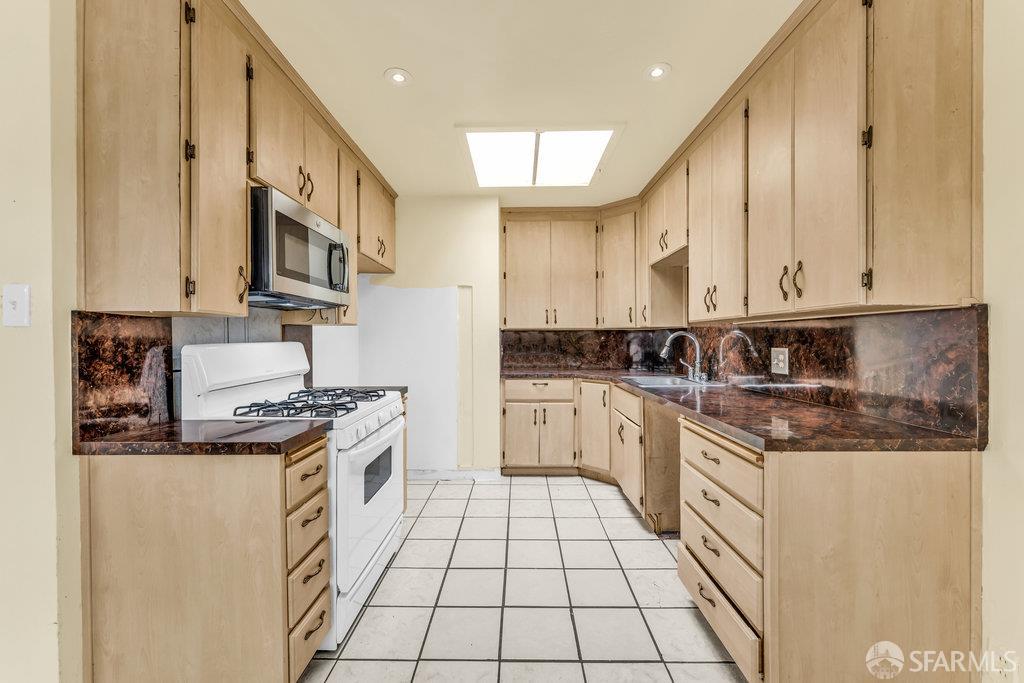 San Francisco, California 94132, United States, ,1 BathroomBathrooms,Residential,Active,188189